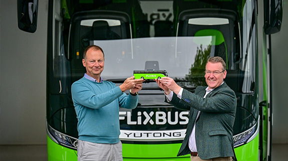 Il 2.000° Yutong nel Regno Unito è un FlixBus GT12 per First Bus West of England