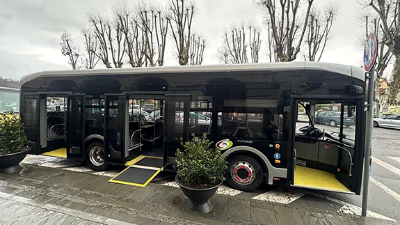 Progredendo verso la sostenibilità, Yutong U12 risplende nuovamente a Savona, Italia