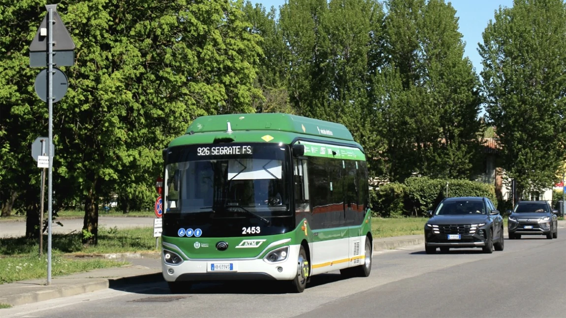 Energia verde guida la città della moda: 40 autobus elettrici Yutong E7S consegnati ufficialmente a ATM Milano